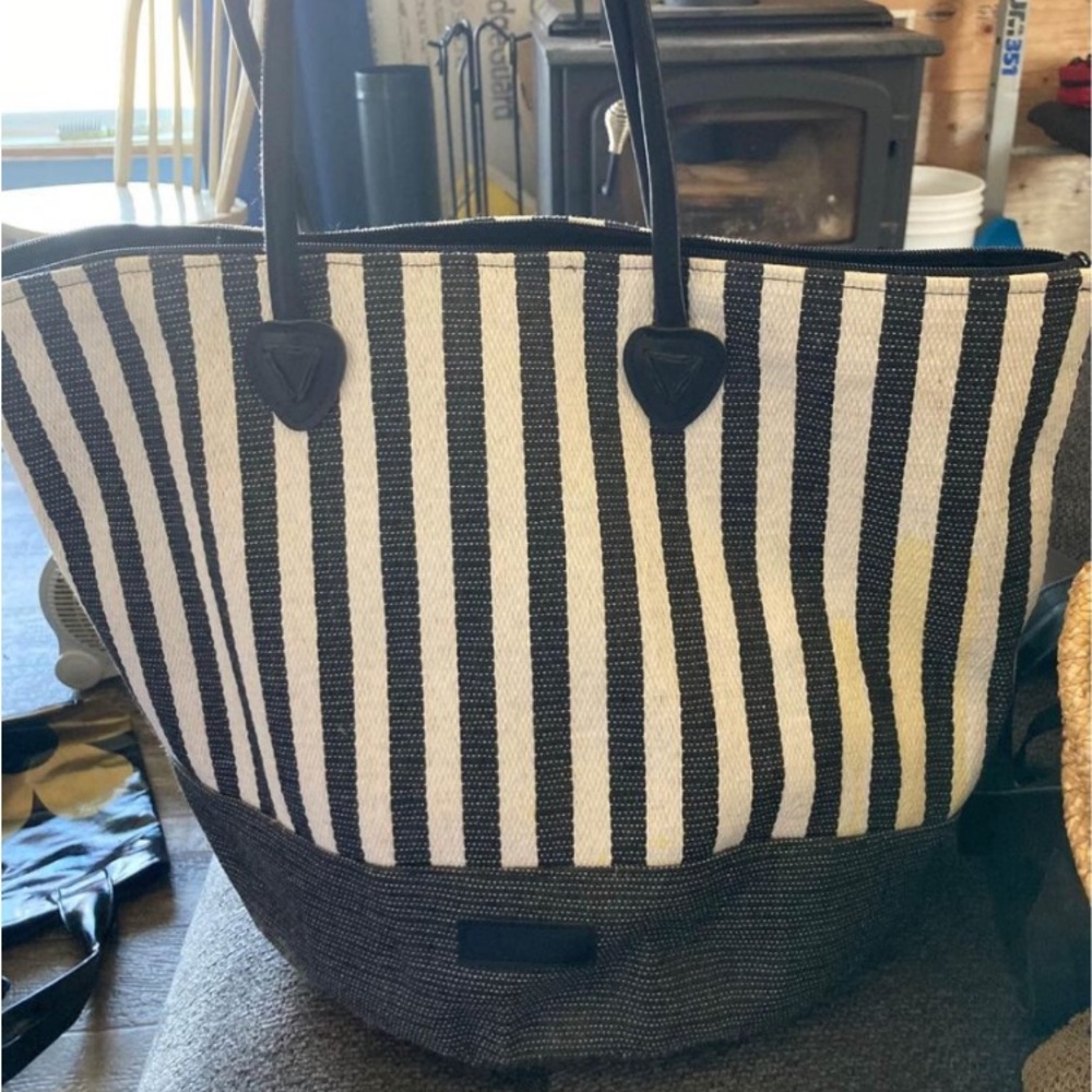 COPY - Black and White Beach bag!